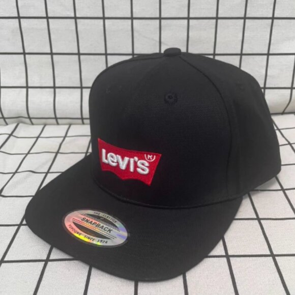 Levi's black hat - Picture 4 of 6